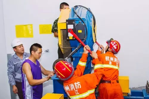 “專業(yè)救援 刻不容緩” —下沙、江東消防聯(lián)合西尼電梯開展電梯事故應(yīng)急演練