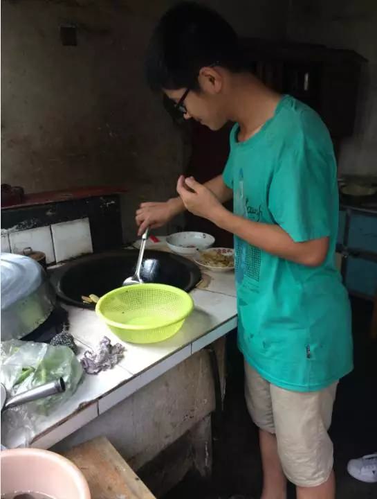 點(diǎn)滴積累，傳遞真情-西尼愛(ài)心階梯幫扶困難學(xué)生第三次仙居行